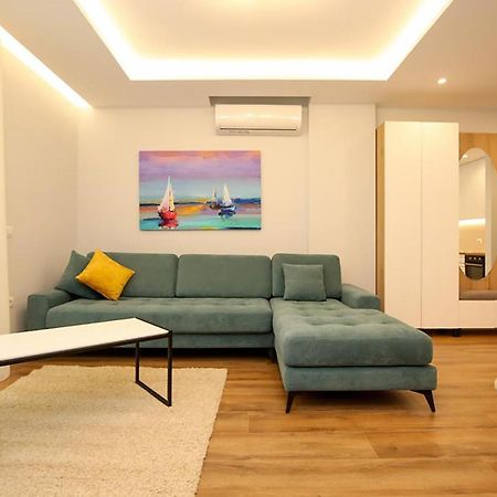 T2 City Apartments Влёра Экстерьер фото