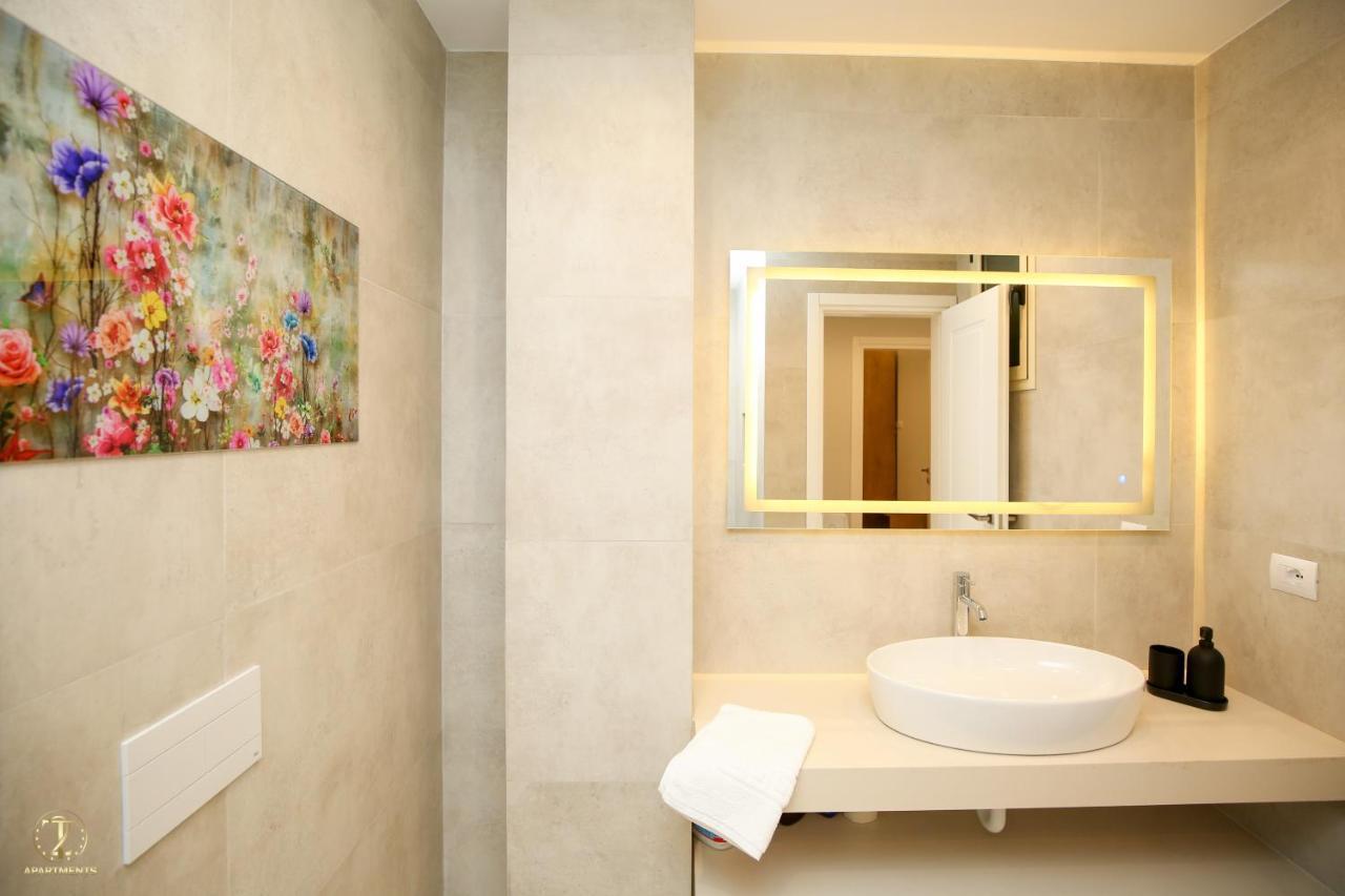T2 City Apartments Влёра Экстерьер фото