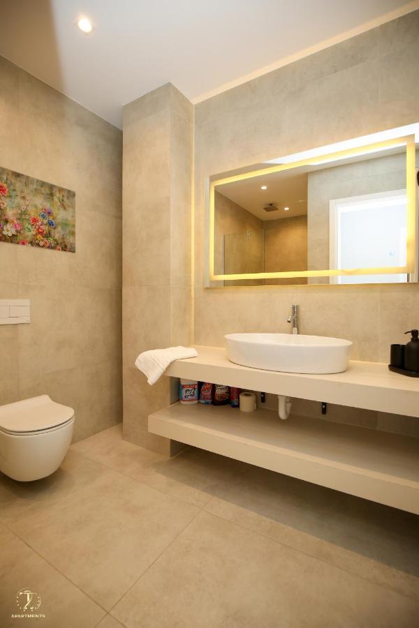 T2 City Apartments Влёра Экстерьер фото