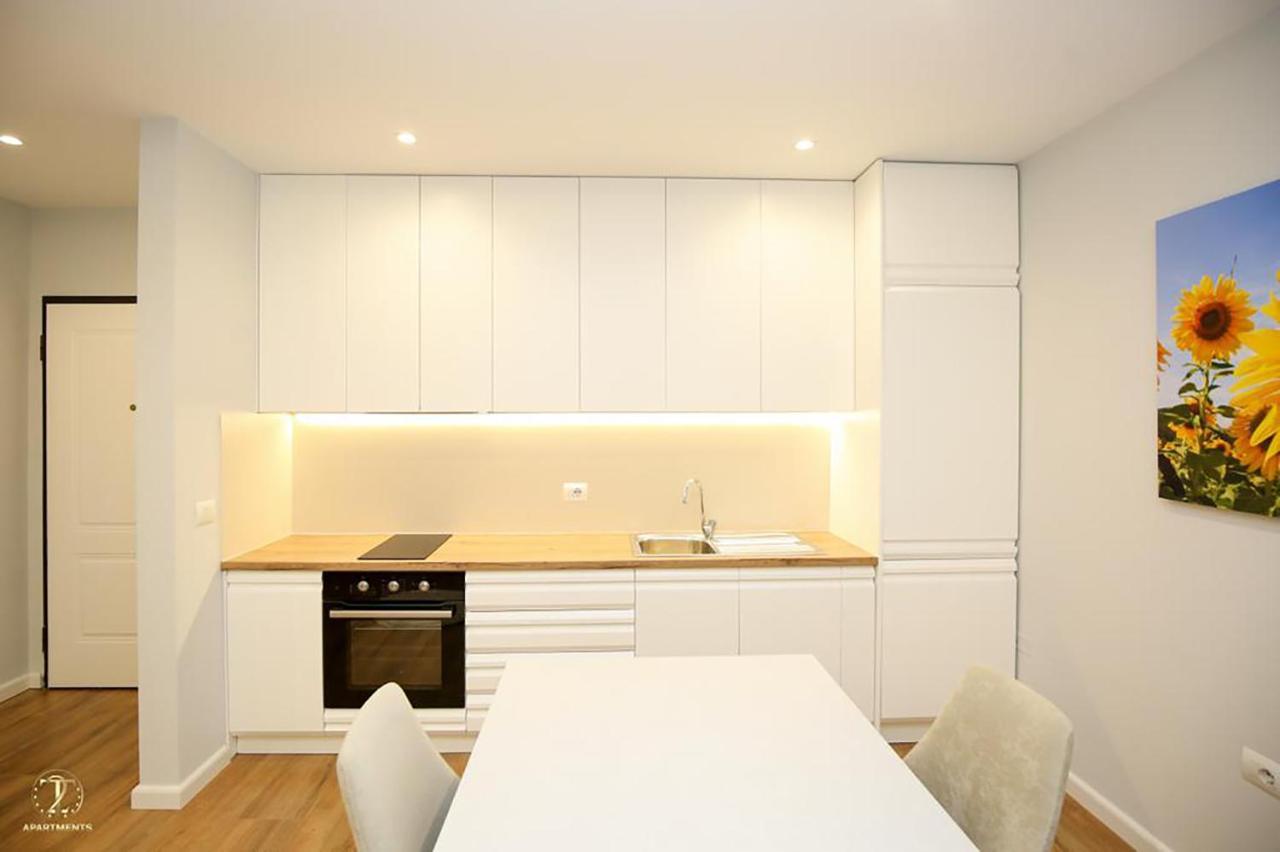 T2 City Apartments Влёра Экстерьер фото